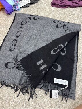 Coach Reversible Gray and Black Women’s Scarf with Chain Motif